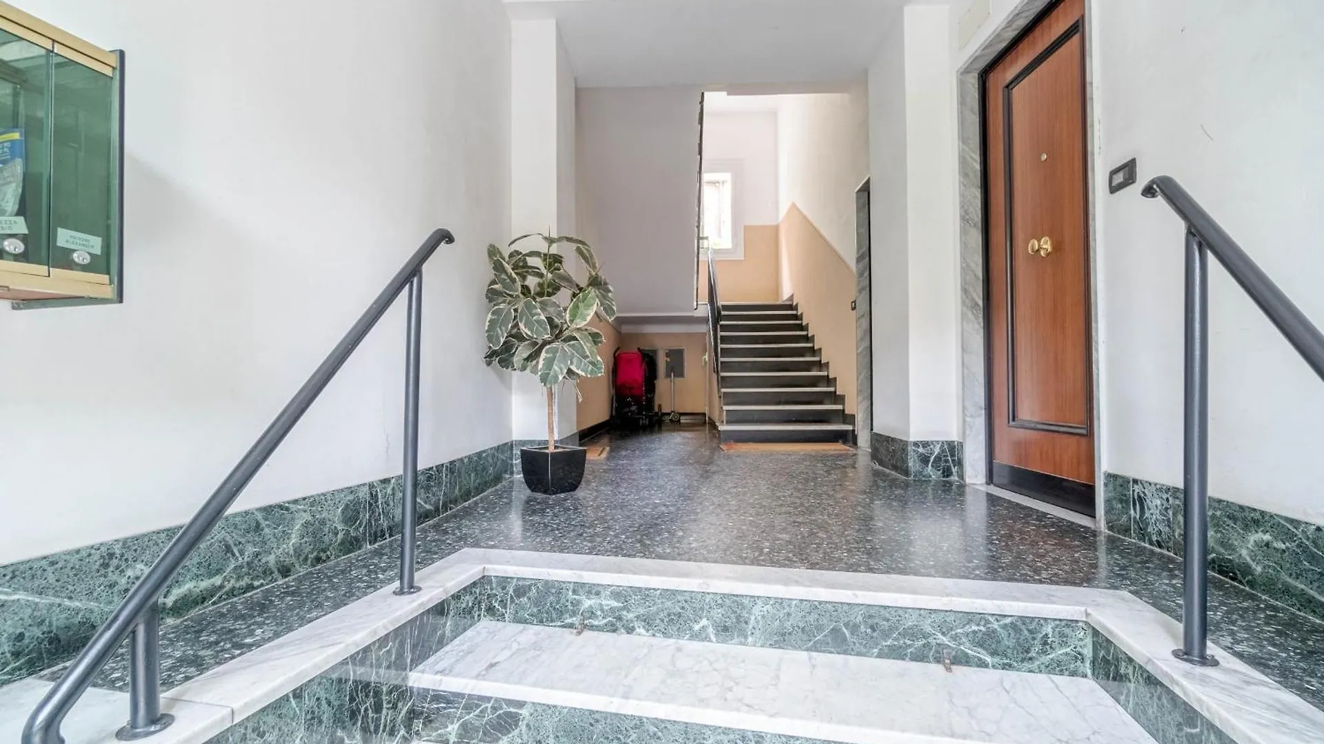 The Fork'S Flat Apartment Genoa Italy